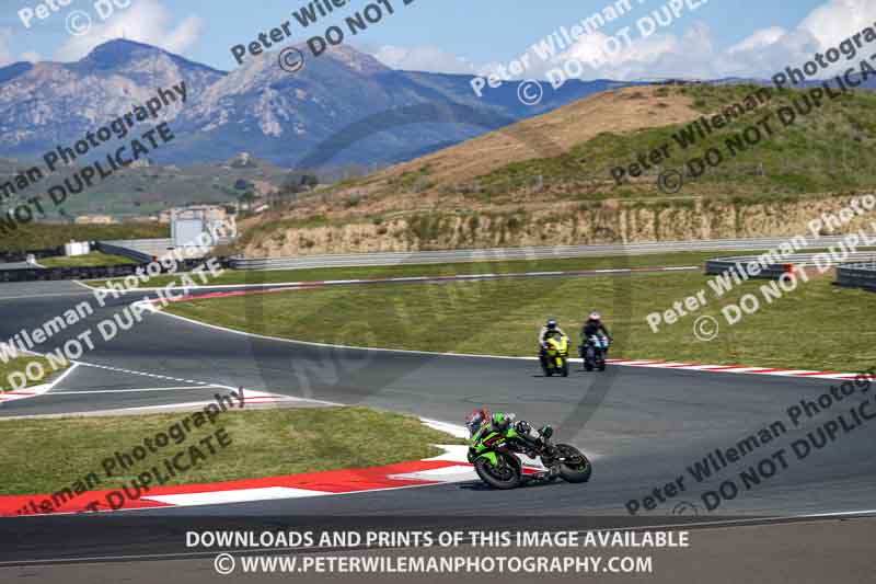 cadwell no limits trackday;cadwell park;cadwell park photographs;cadwell trackday photographs;enduro digital images;event digital images;eventdigitalimages;navarra;no limits trackdays;peter wileman photography;racing digital images;trackday digital images;trackday photos